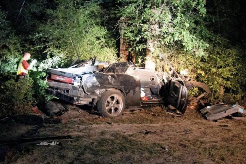 Perseguição acaba em acidente e morte de assaltante [vídeo]