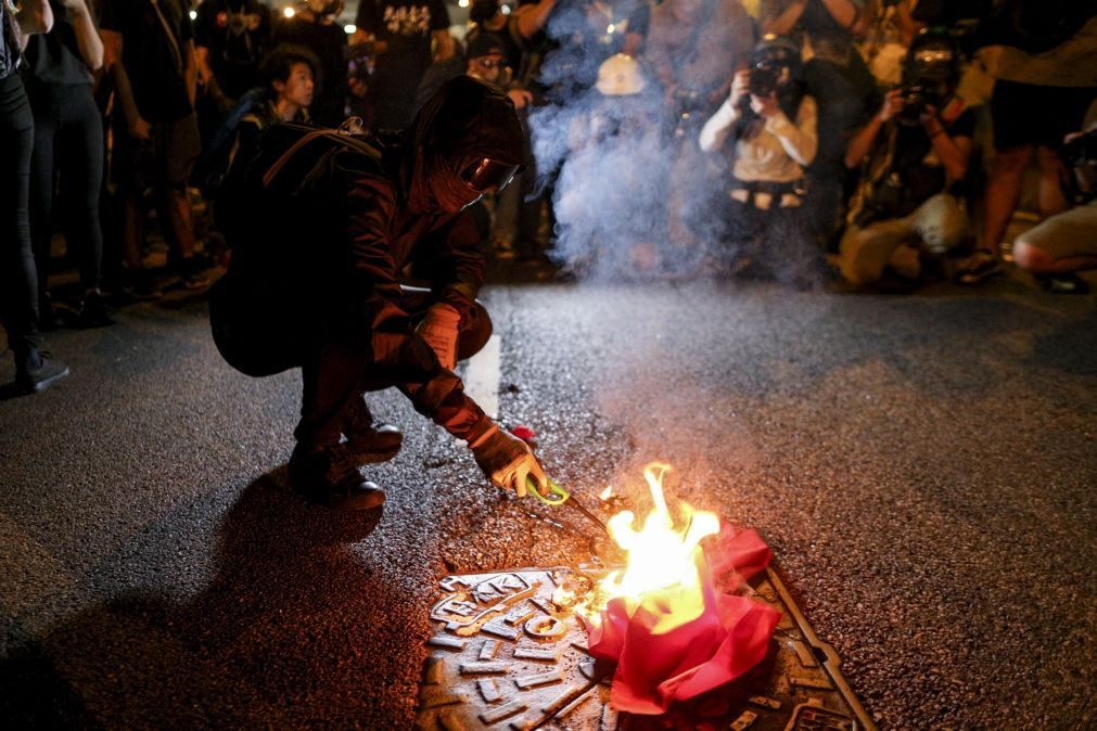 Milhares de manifestantes em protesto no centro de Hong Kong