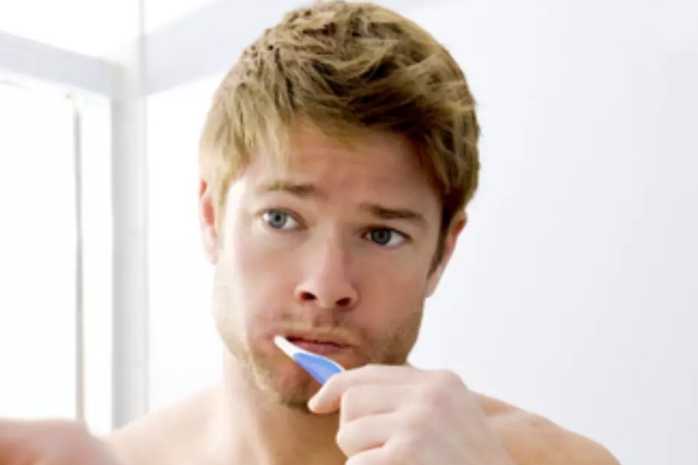 Quer evitar problemas de ereção? Use pasta de dentes