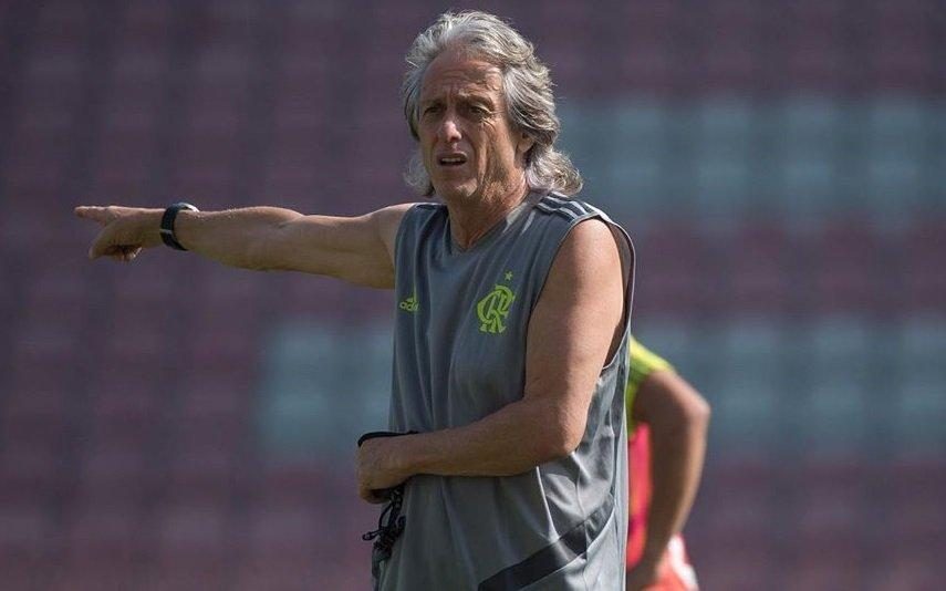 Jorge Jesus Treinador procura no regresso a Portugal consolo familiar após derrota do Flamengo