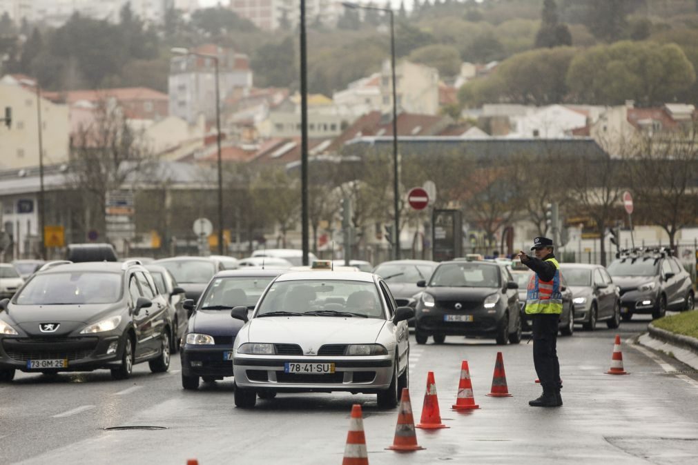 Portugueses gastam mais de oito horas em deslocações durante a semana