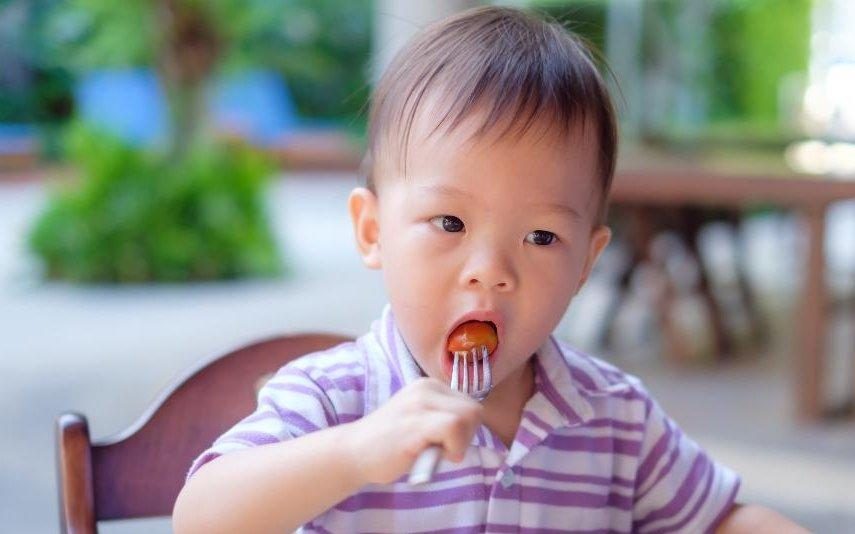 Dez alimentos perigosos que podem sufocar uma criança