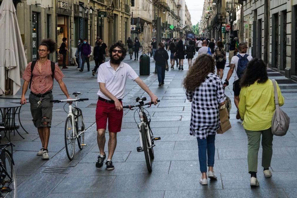 Itália pede que se evitem festas e que férias sejam no país