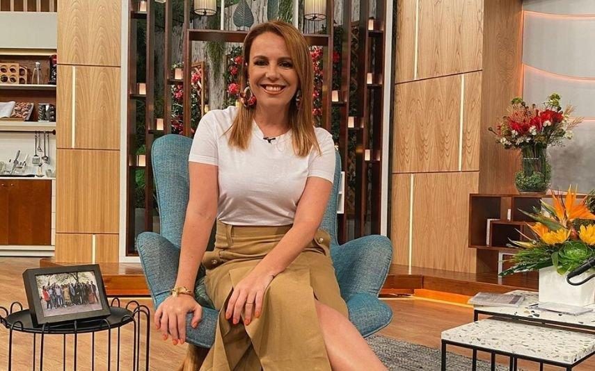 Tânia Ribas De Oliveira surge de 'cara lavada' e é muito elogiada. Veja como fica!