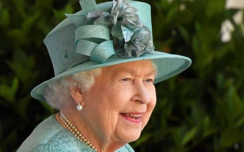 Rainha Isabel II A primeira aparição pública desde o início do confinamento [Fotos]