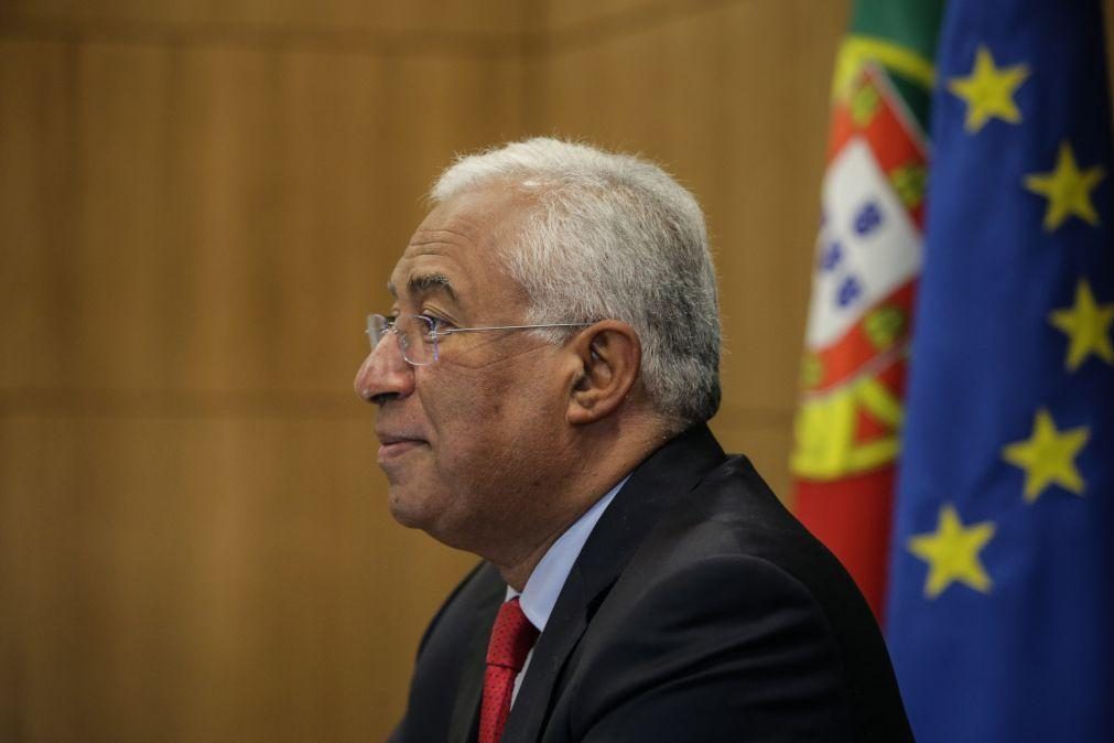 António Costa usa sapatos de cortiça devido a infeção de pele