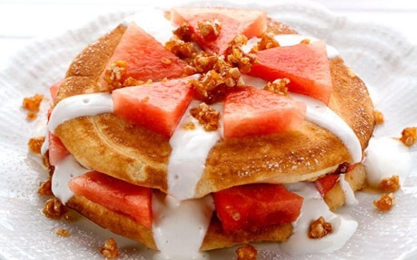 Panquecas de melancia são o pequeno-almoço perfeito para as manhãs de verão
