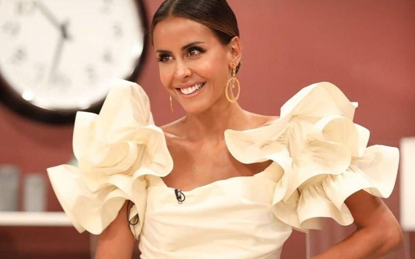 Carolina Patrocínio O look monocromático, elegante e cheio de folhos que roubou todas as atenções