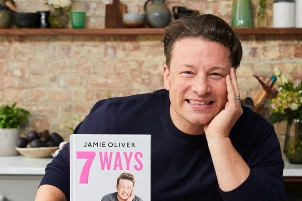 Jamie Oliver apela à alimentação saudável, mas surge gordo na TV: «hipócrita»