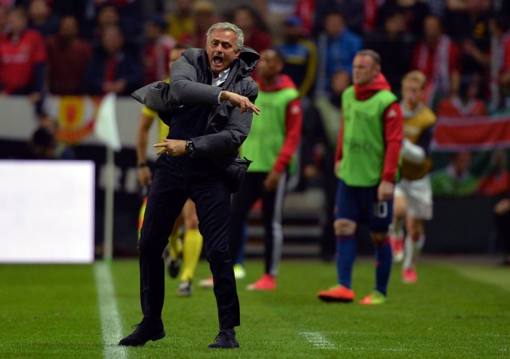 Manchester ganha Liga Europa: Mourinho vence quarta final europeia da carreira
