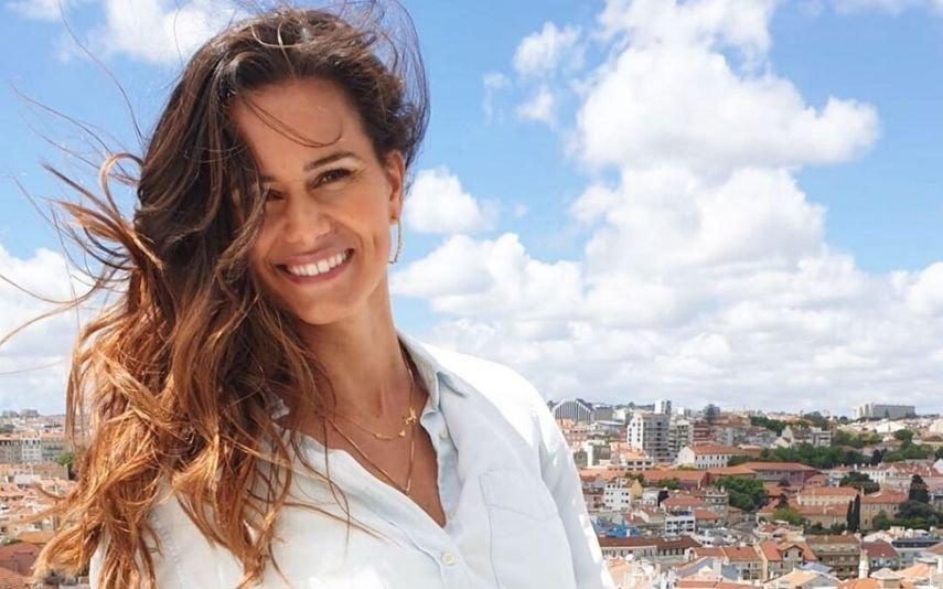 Cláudia Vieira dá erro ortográfico e fãs não perdoam: «Bendito Camões»