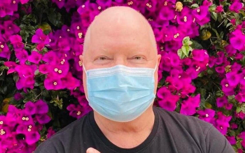 Marco Paulo assume cabelo branco após terminar tratamentos de quimioterapia