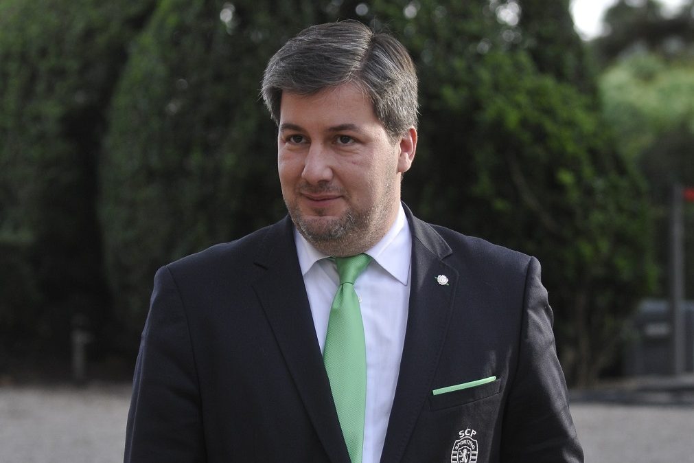 Insólito: Bruno de Carvalho imita rival em entrevista à SportingTV