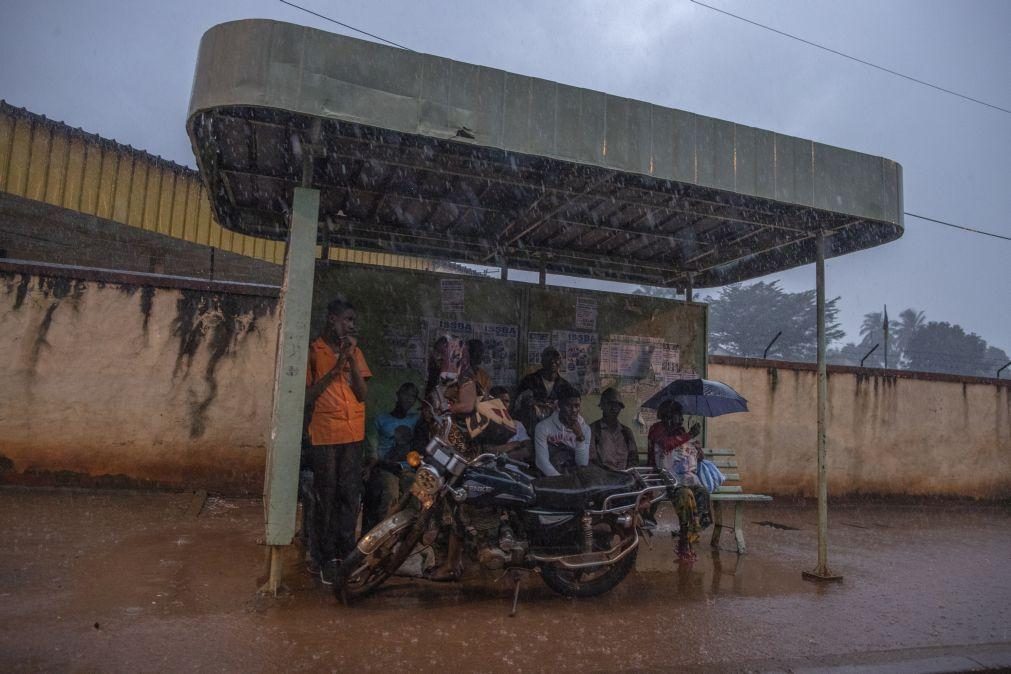 Alterações climáticas mudam zona das chuvas tropicais, alerta estudo