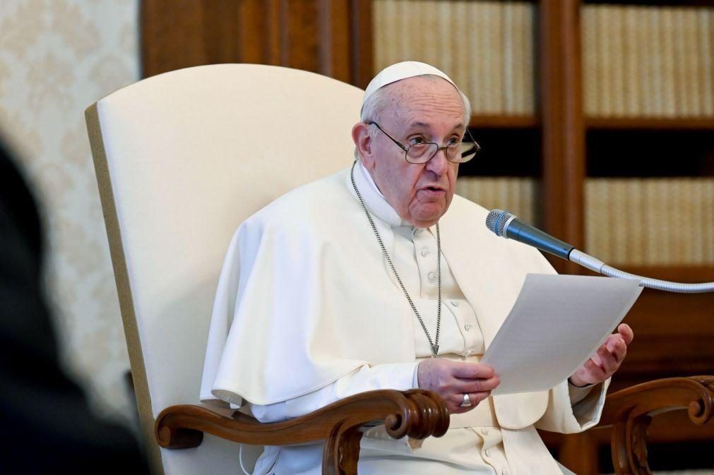 Papa Francisco recebeu a segunda dose da vacina contra a covid-19