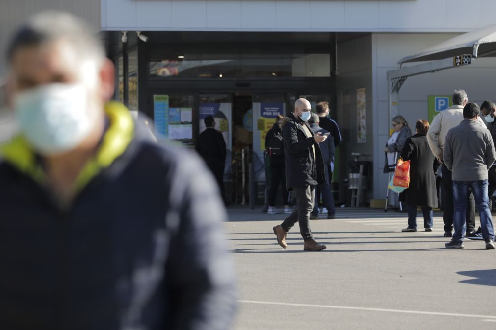 Covid-19: APED reclama urgência do aumento do rácio de clientes em loja