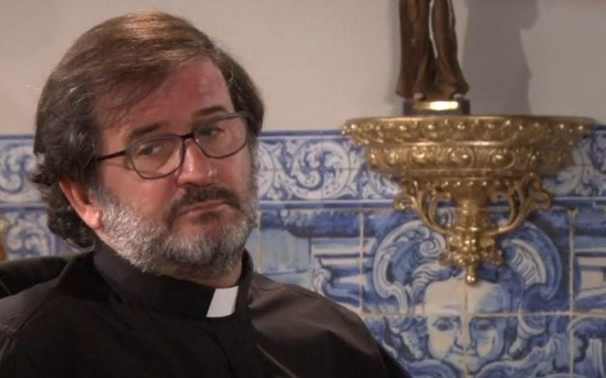 Padre de novela da TVI está noivo de namorada 26 anos mais nova