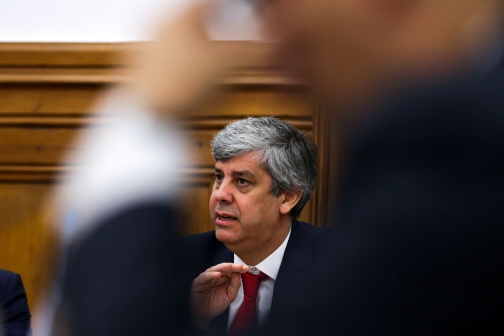 Centeno diz que solução para lesados BES inclui garantia pública porque Estado falhou