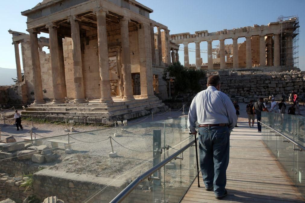 Acrópole de Atenas fecha ao público durante a tarde devido a onda de calor