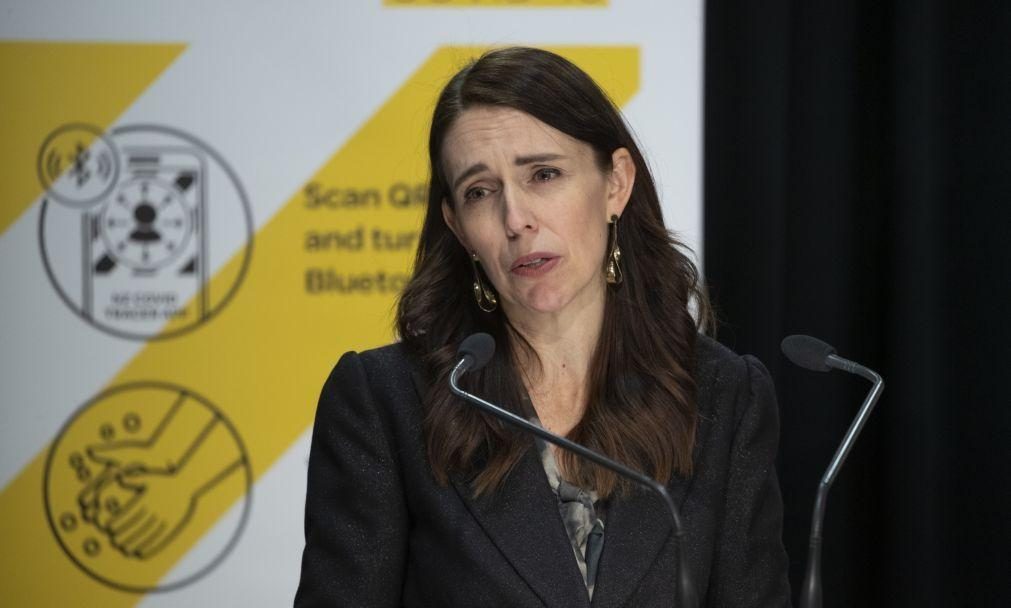 Covid-19: Nova Zelândia anuncia confinamento menos rigoroso a partir de setembro