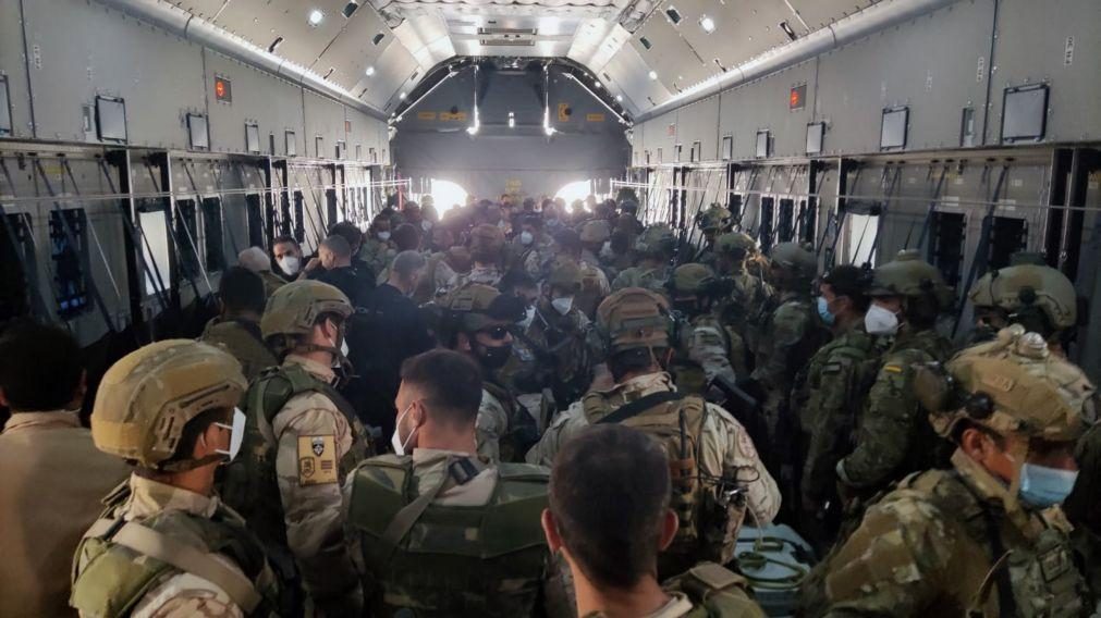 Afeganistão: Vários países retiram-se de Cabul a quatro dias do fim do prazo