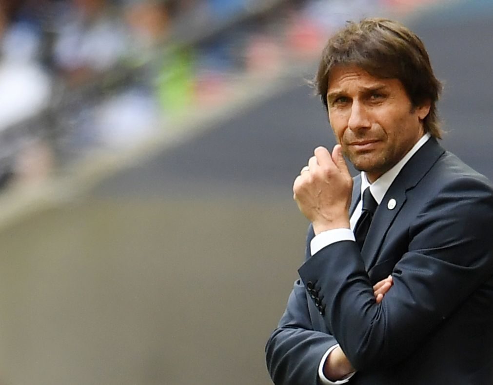 Chelsea anuncia renovação de Antonio Conte, dissipando rumores de eventual saída