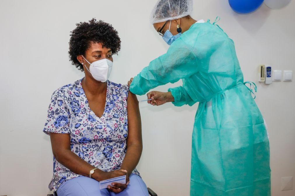 Covid-19: Cabo Verde com 77,7% de cobertura vacinal quer chegar a 85% este mês -- ministro