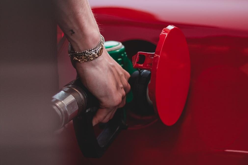 Preço dos combustíveis em Portugal mais alto do que em França e na Alemanha