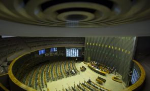 Covid-19: Câmara dos Deputados do Brasil anuncia regresso dos trabalhos presenciais