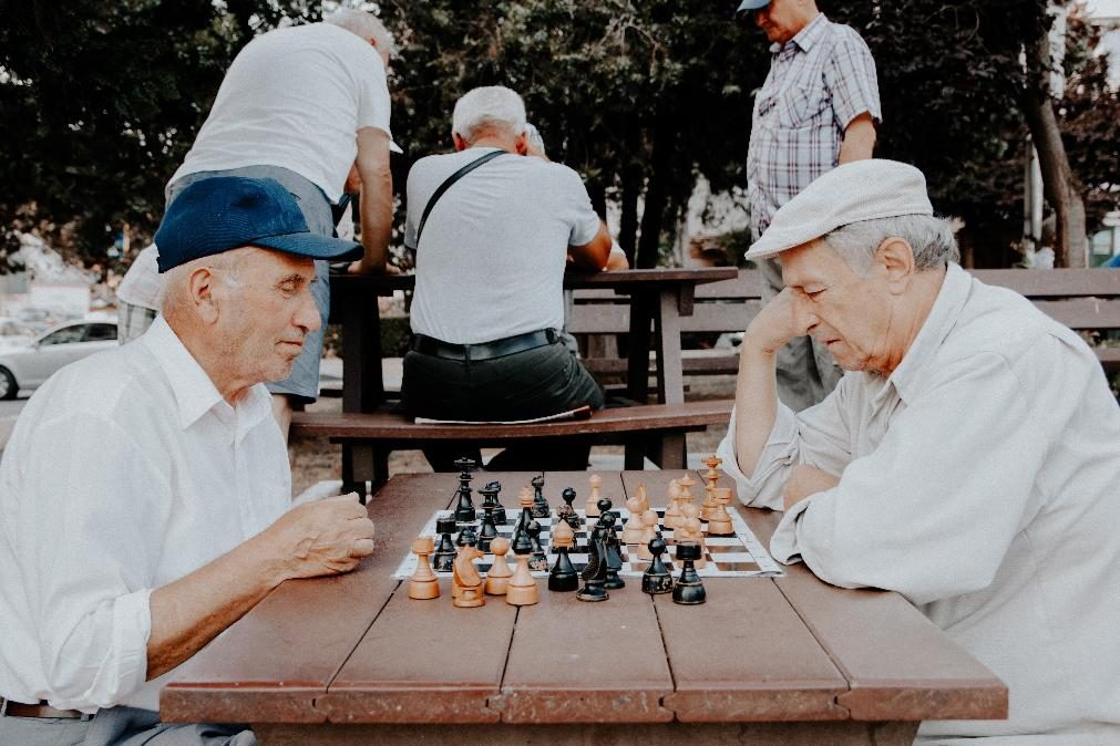Sete jogos para idosos que estimulam a mente