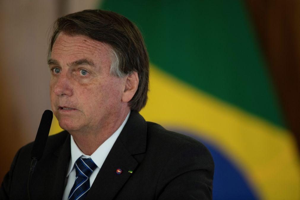 Bolsonaro diz não ter culpa de 