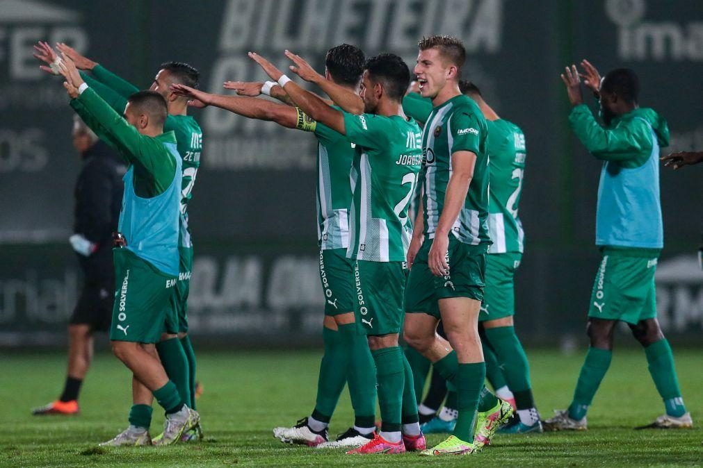 Rio Ave reforça ligação contratual com defesa Costinha até 2026