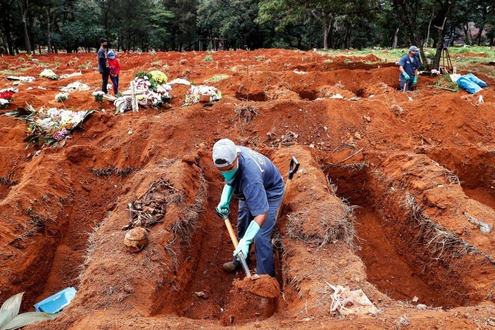 Covid-19: Pandemia causou cerca de 2,5 milhões de mortes em excesso em países da OCDE