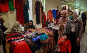 Afeganistão: Decreto talibã sobre mulheres exclui direito ao trabalho e educação