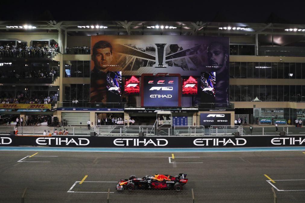 Max Verstappen e Lewis Hamilton decidem hoje quem será campeão de F1