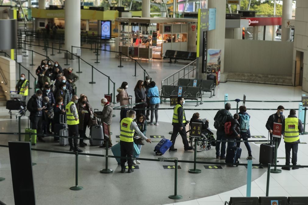 PJ apreende no aeroporto de Lisboa cocaína suficiente para 300 mil doses