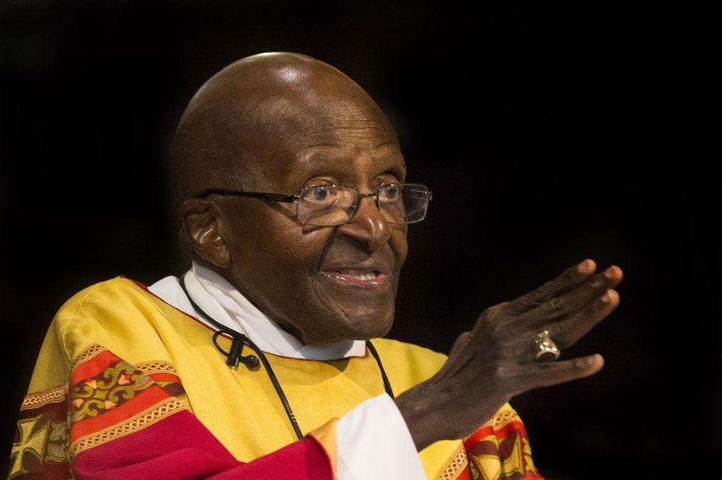 Arcebispo sul-africano e Nobel da Paz Desmond Tutu morre aos 90