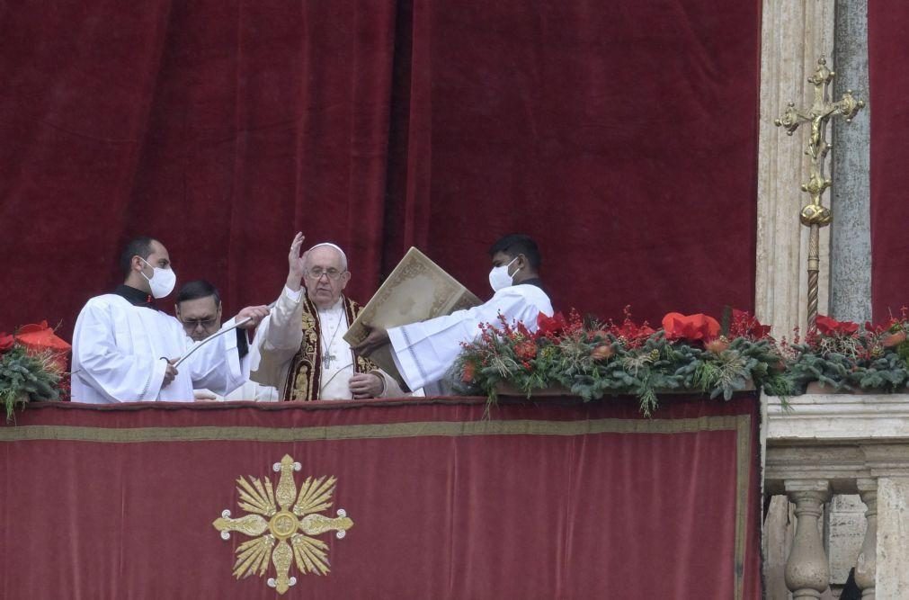 Papa encoraja casais ao diálogo e a não 