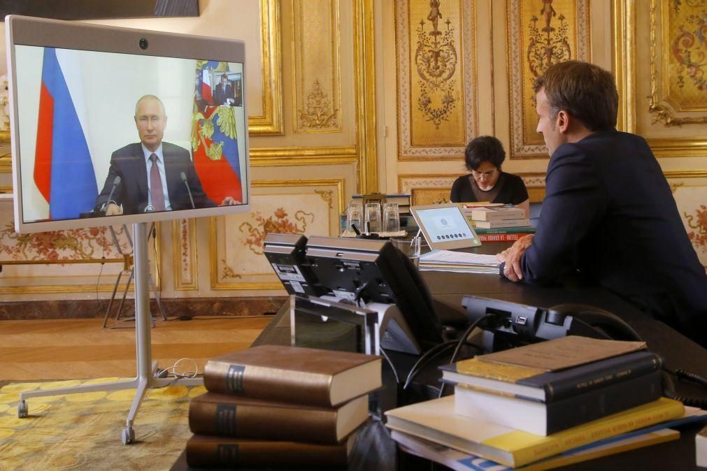 Ucrânia: Putin assegura a Macron que 