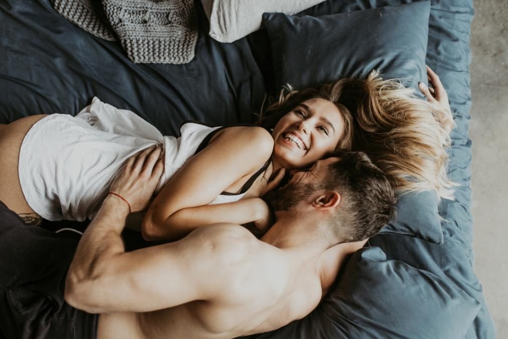 Seis segredos para preparar o quarto para sexo