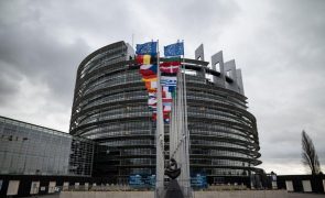 Ucrânia: Parlamento Europeu cede espaço em Bruxelas a associação para apoiar refugiados