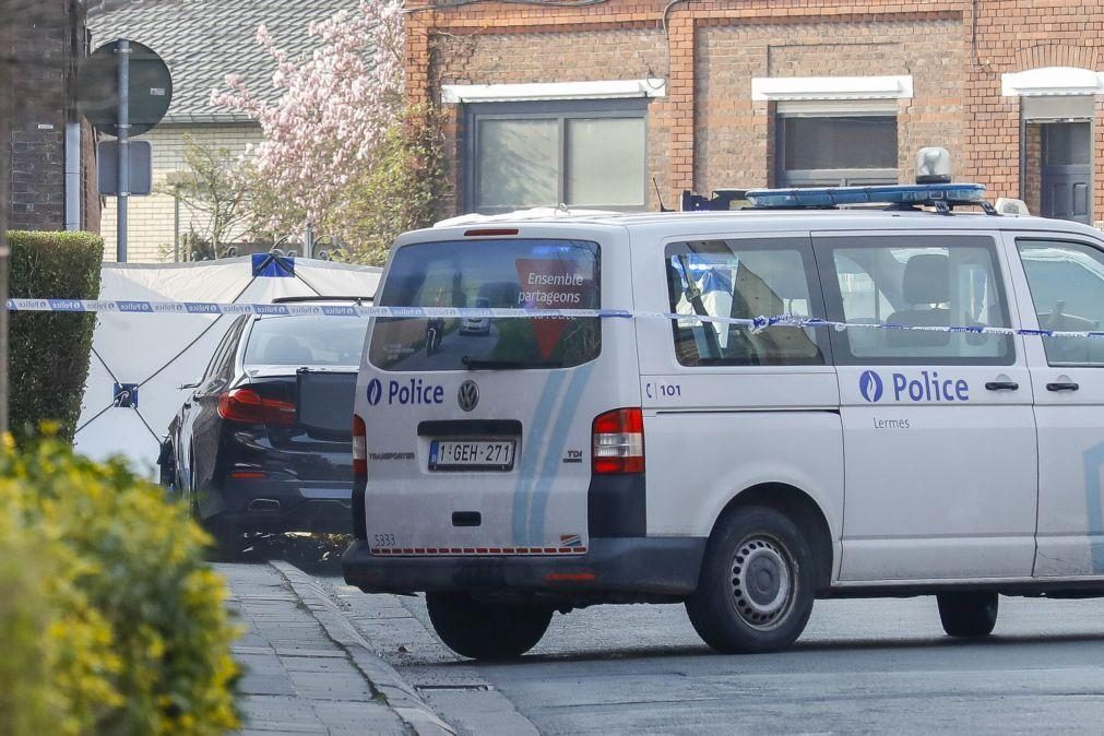 Pelo menos 4 pessoas morrem abalroadas por carro a alta velocidade