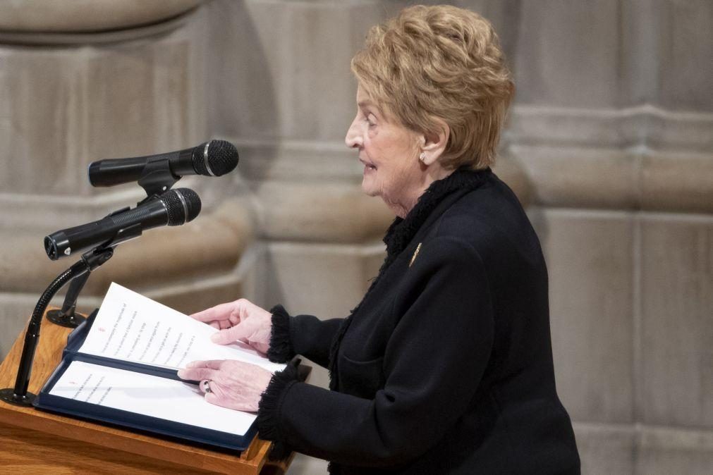 Morreu Madeleine Albright, primeira mulher secretária de Estado nos EUA