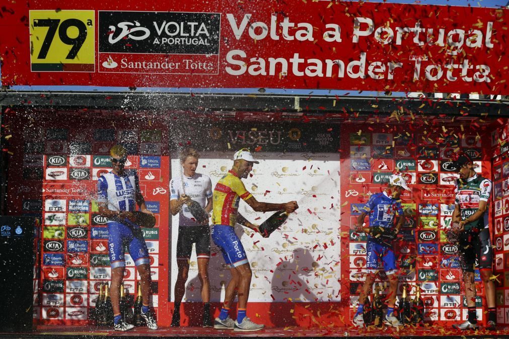 Mais de mil pessoas receberam em Sobrado equipa vencedora da 79.ª Volta a Portugal em bicicleta