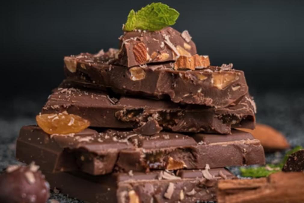 Descubra os 7 benefícios do chocolate e delicie-se