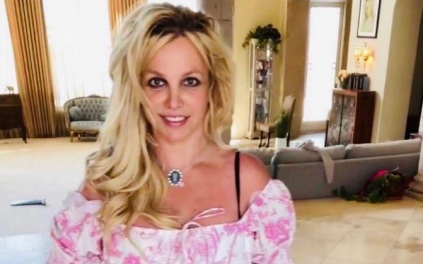 Polícia chamada a casa de Britney Spears após alerta. Cantora perde a cabeça com fãs