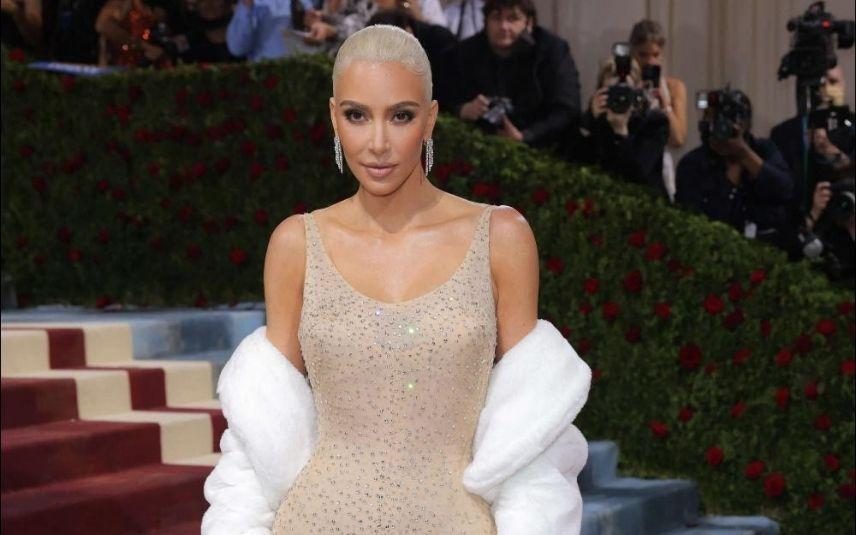 Kim Kardashian perde 7 quilos para usar vestido histórico de Marilyn Monroe na Met Gala