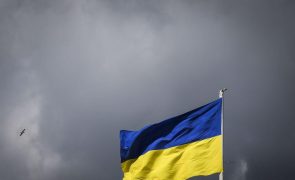 Parlamento da Ucrânia aprova proibição de partidos políticos 