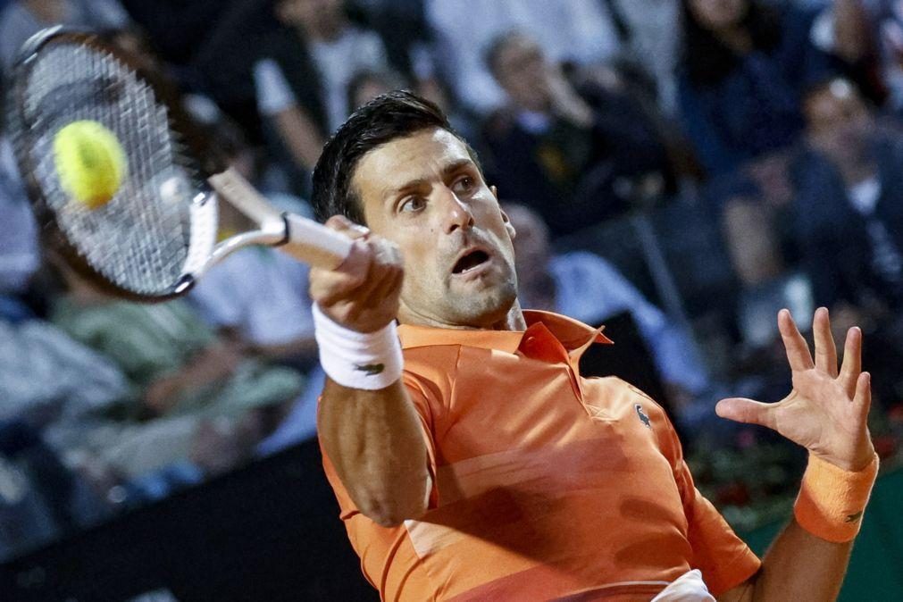 Djokovic atinge vitória 1.000 e vai disputar final do Masters de Roma com Tsitsipas