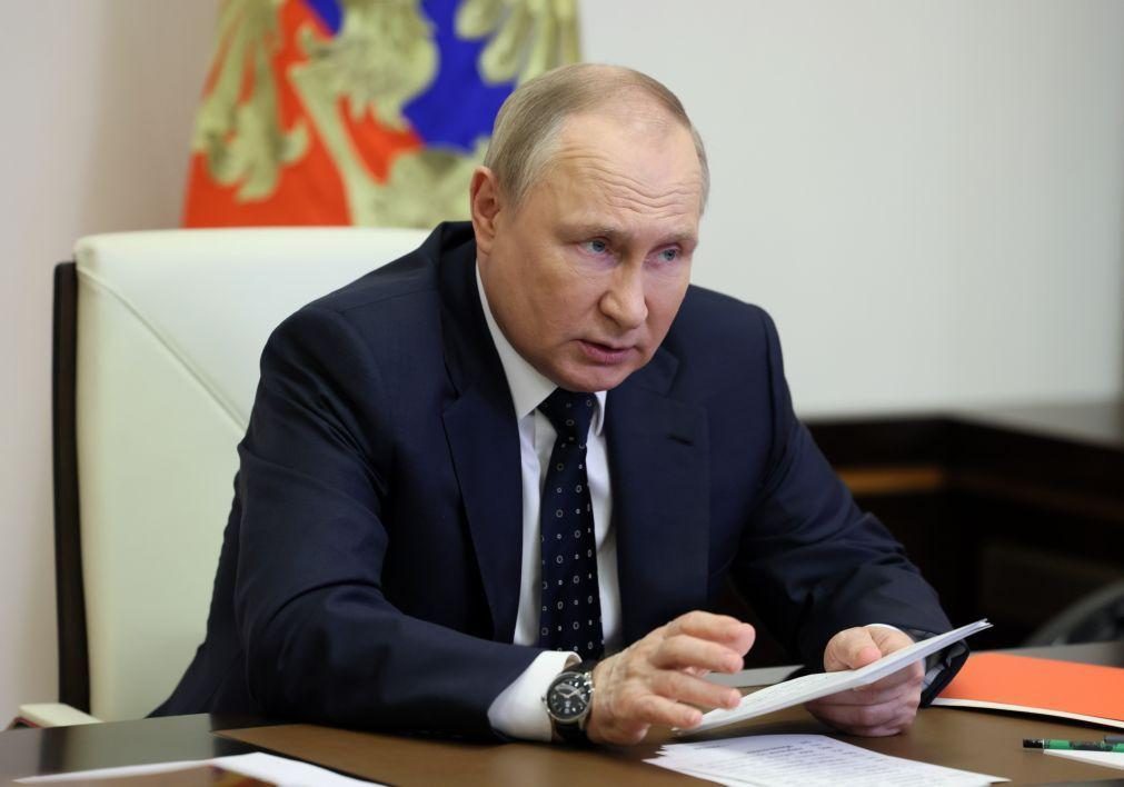 Putin sobrevive a tentativa de assassinato